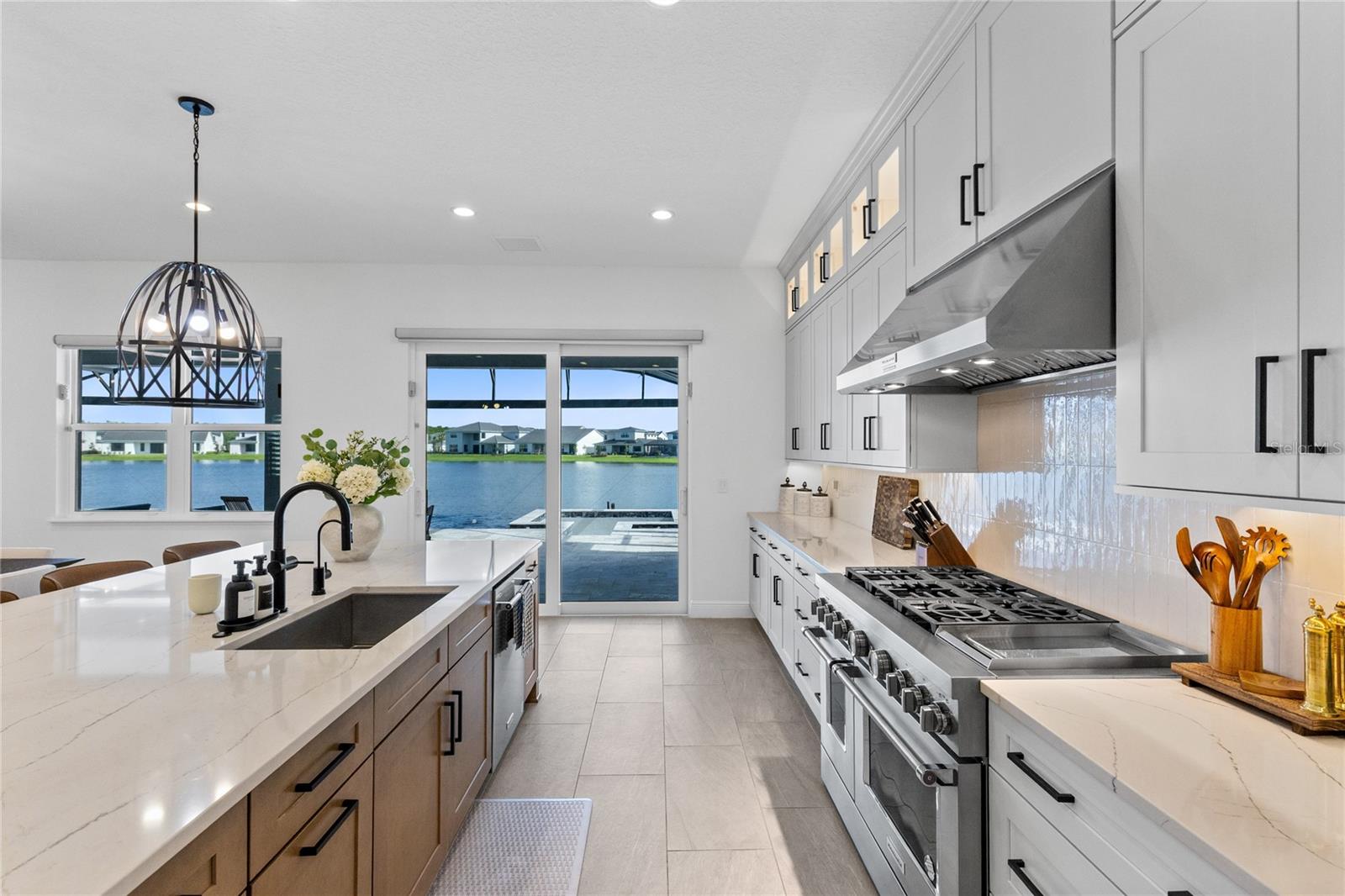 LAUREL POINTE - Residential Lease