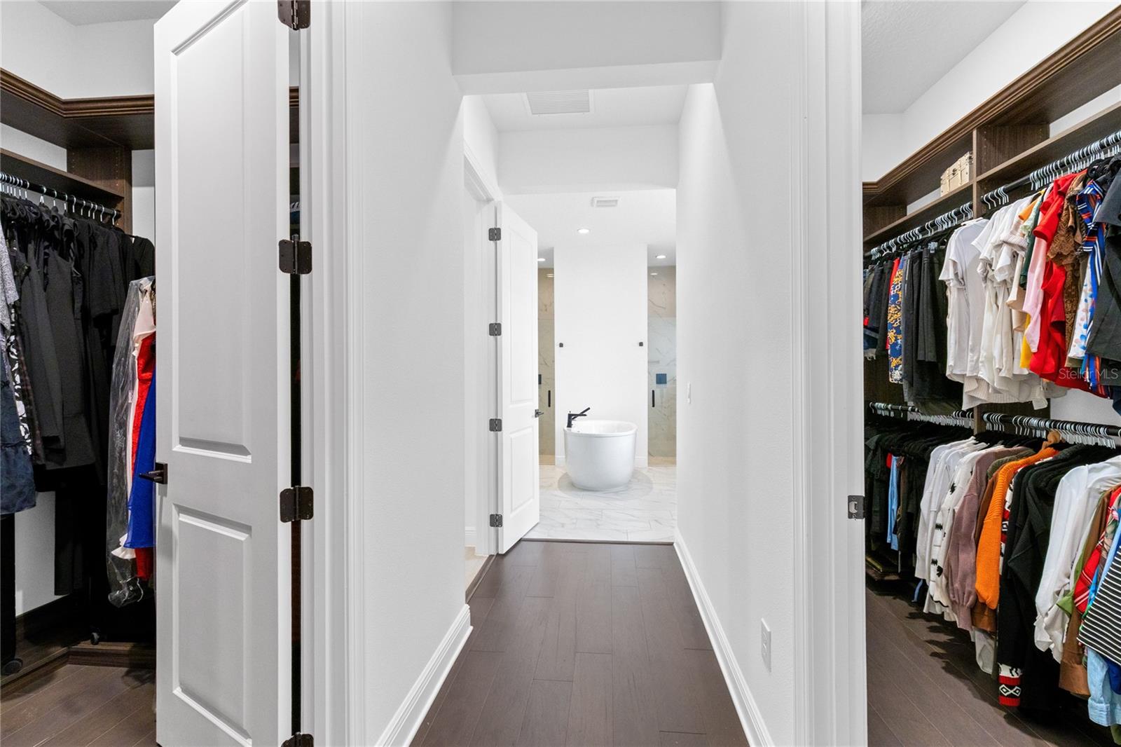 LAUREL POINTE - Residential Lease