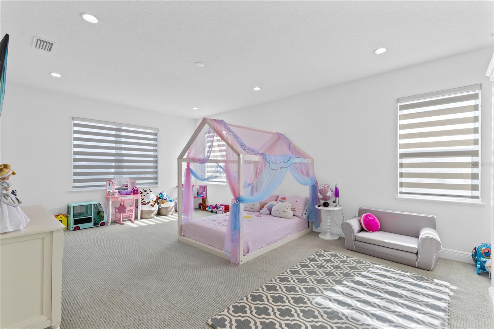 LAUREL POINTE - Residential Lease