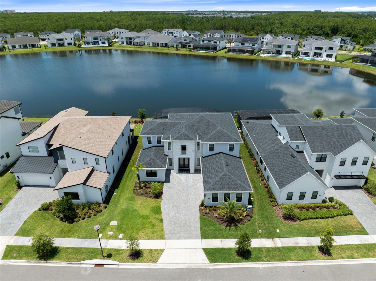 LAUREL POINTE - Residential Lease