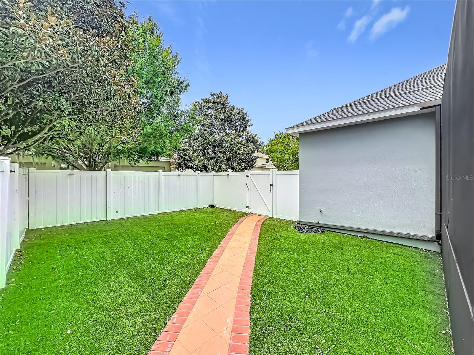 PRESTON SQUARE - Residential