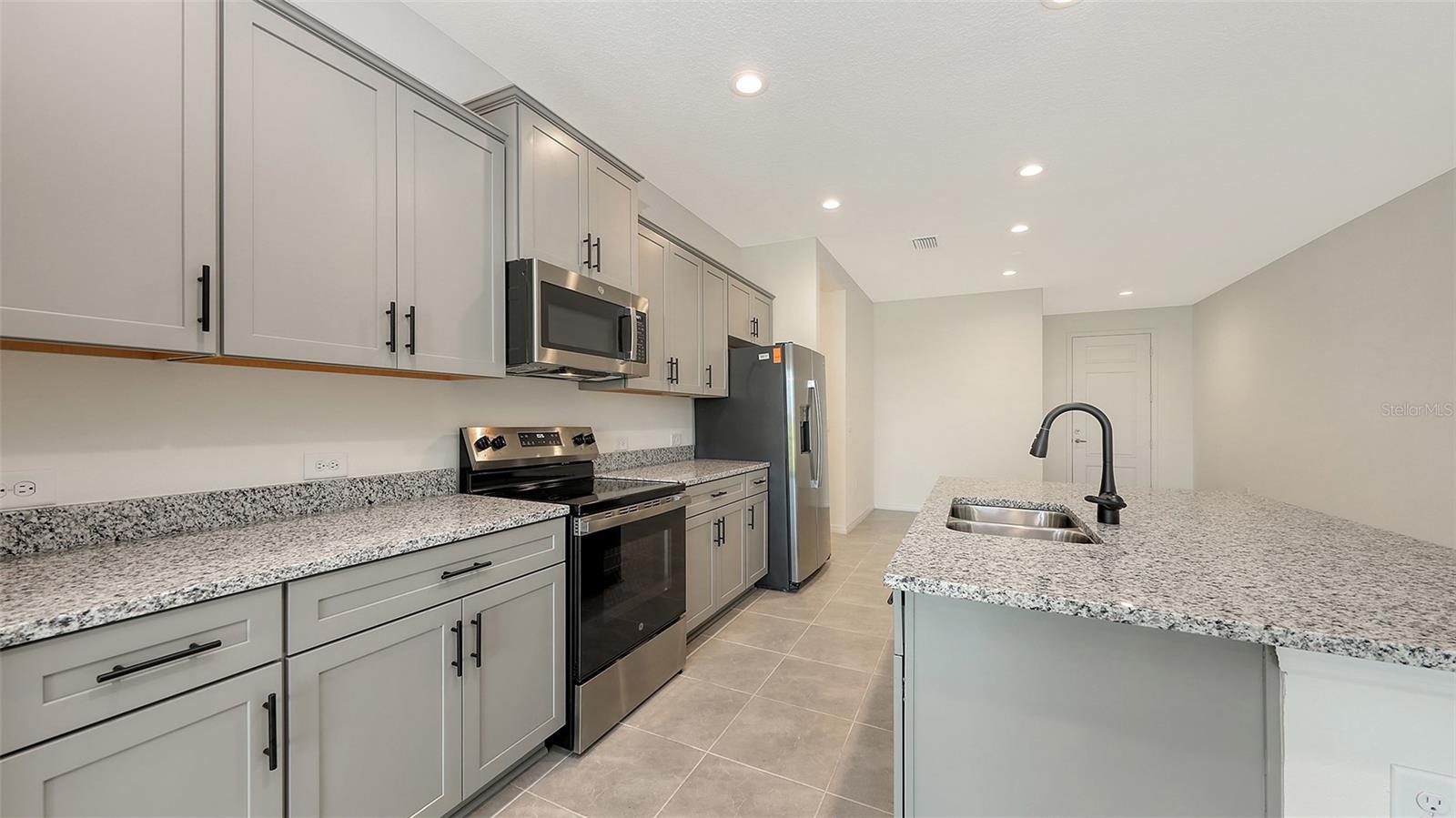 PALM GROVE AT LAKEWOOD RANCH - Residential