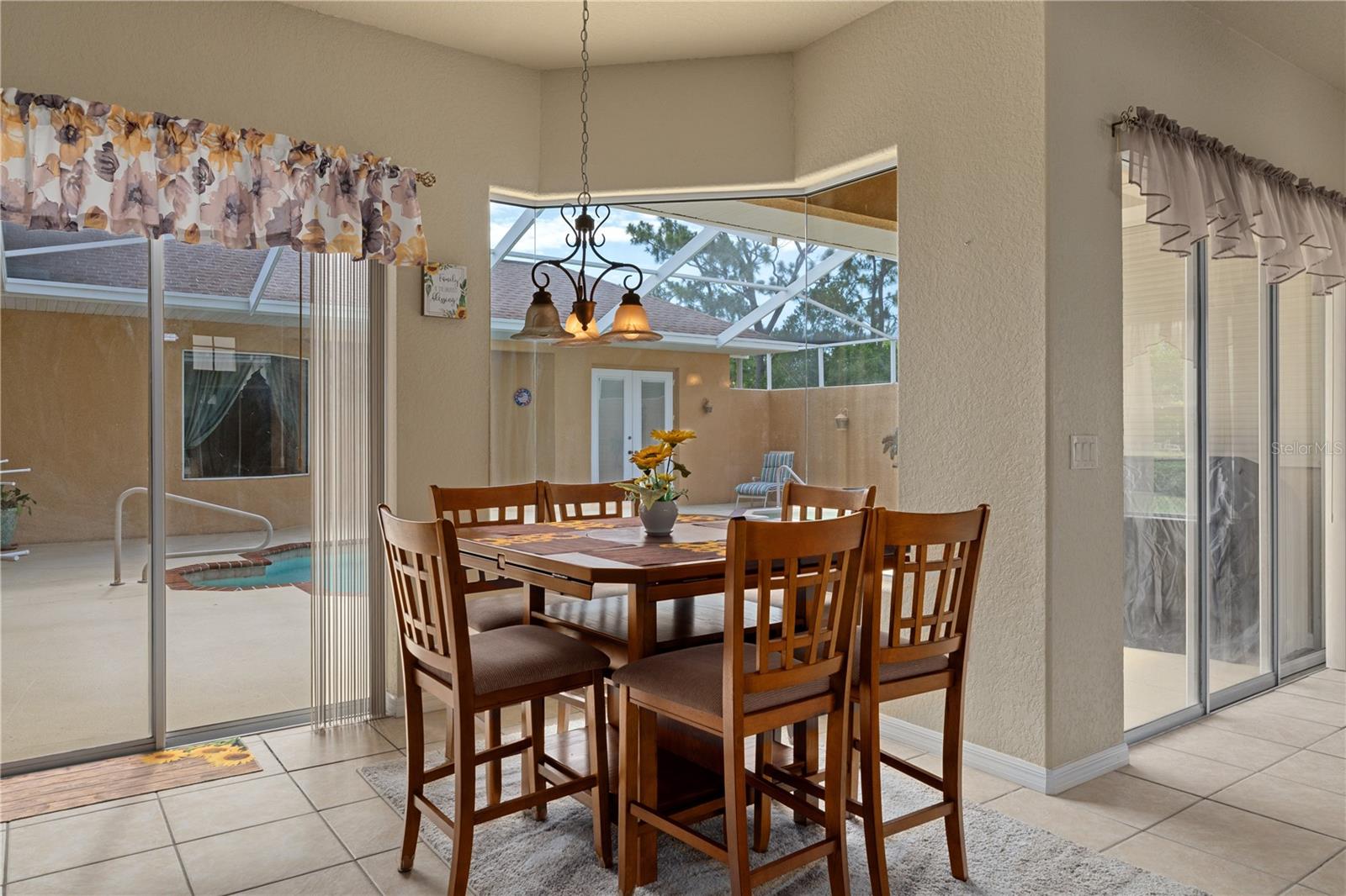 OAKS THE - Residential