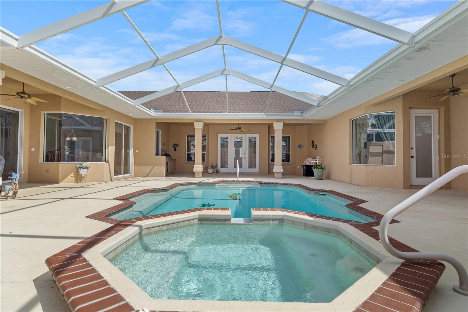 OAKS THE - Residential