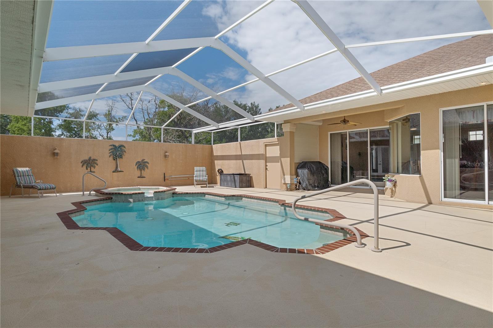 OAKS THE - Residential