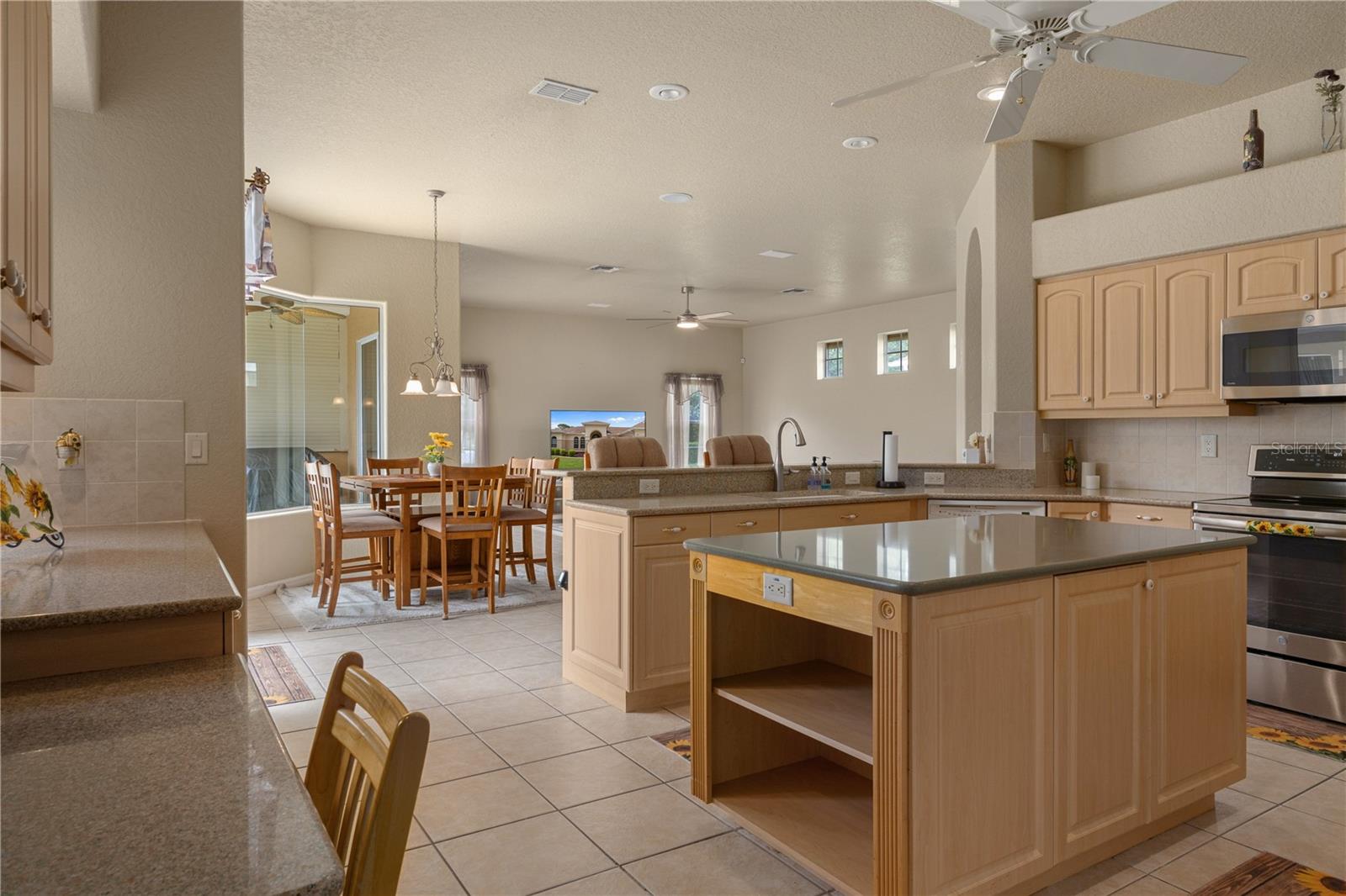 OAKS THE - Residential