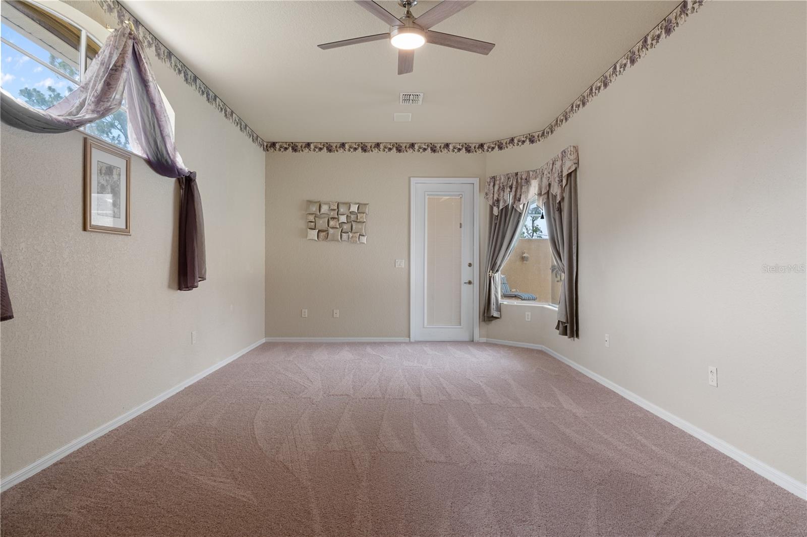 OAKS THE - Residential