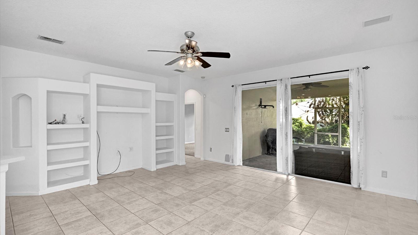 LAKE GRIFFIN ESTATES - Residential