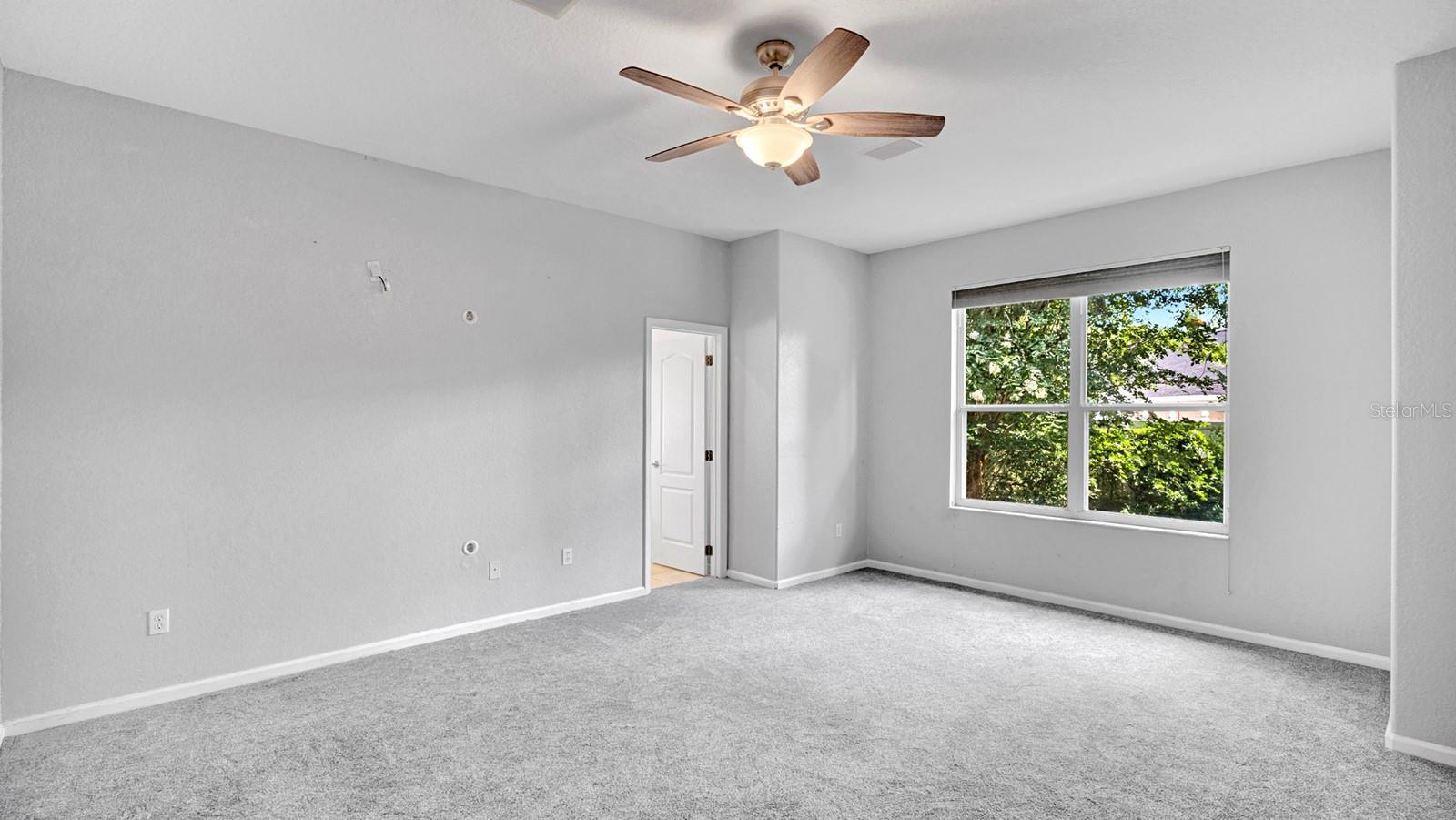 LAKE GRIFFIN ESTATES - Residential