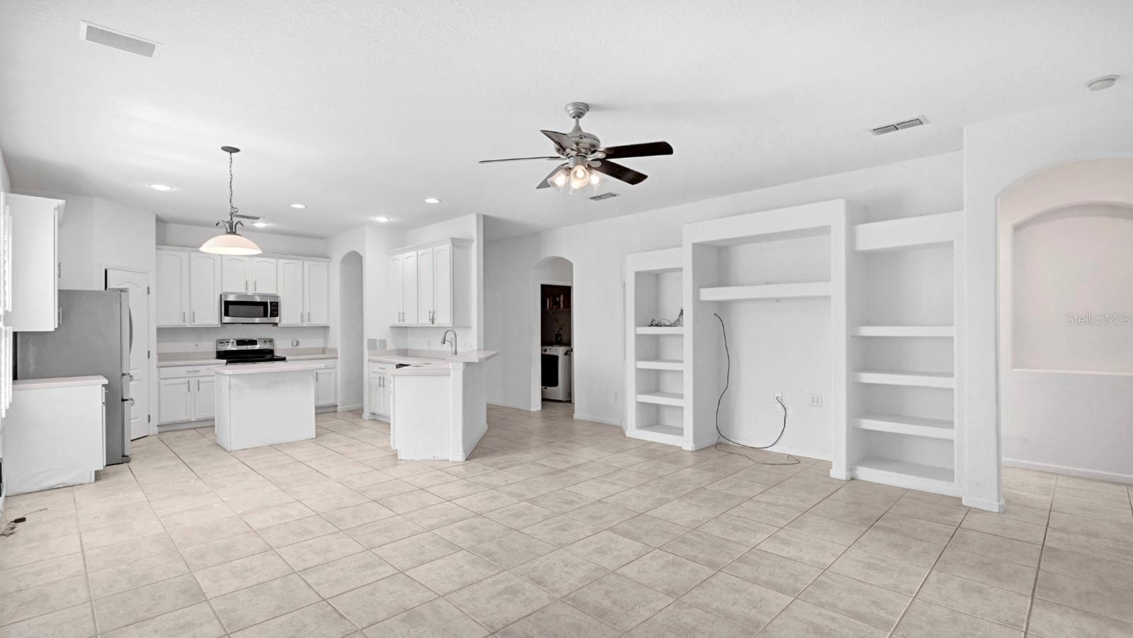LAKE GRIFFIN ESTATES - Residential