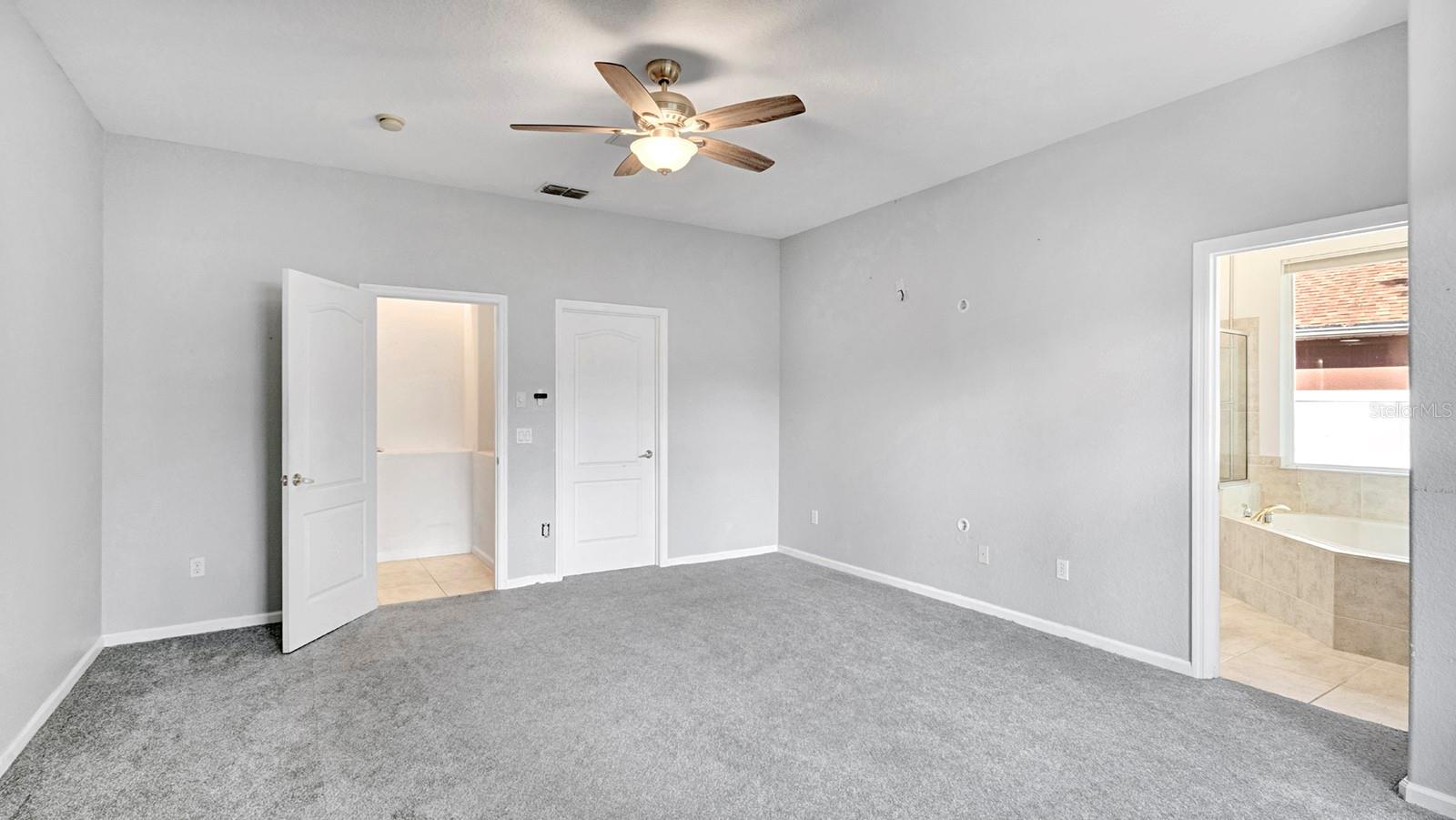 LAKE GRIFFIN ESTATES - Residential