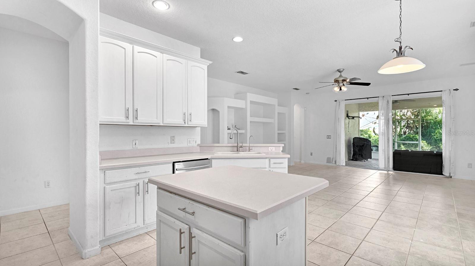 LAKE GRIFFIN ESTATES - Residential