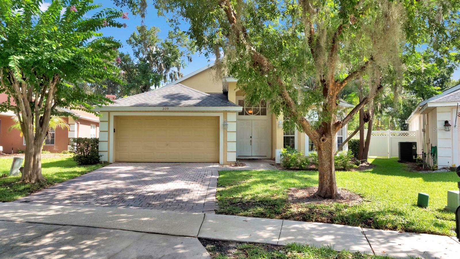 LAKE GRIFFIN ESTATES - Residential