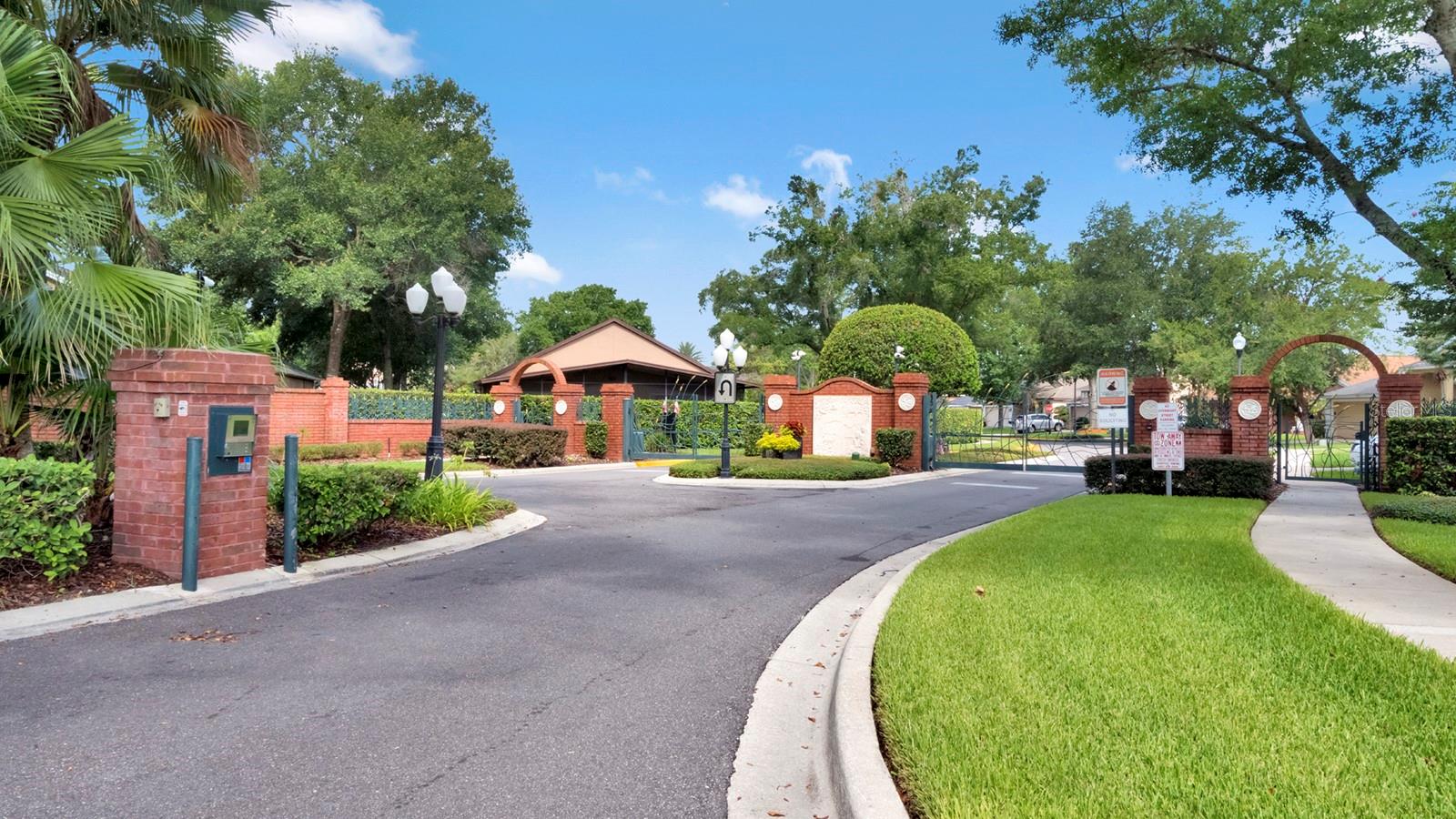 LAKE GRIFFIN ESTATES - Residential