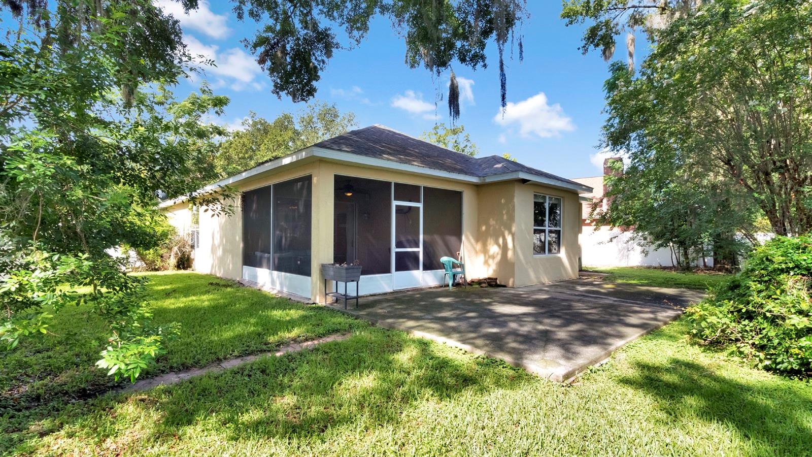 LAKE GRIFFIN ESTATES - Residential
