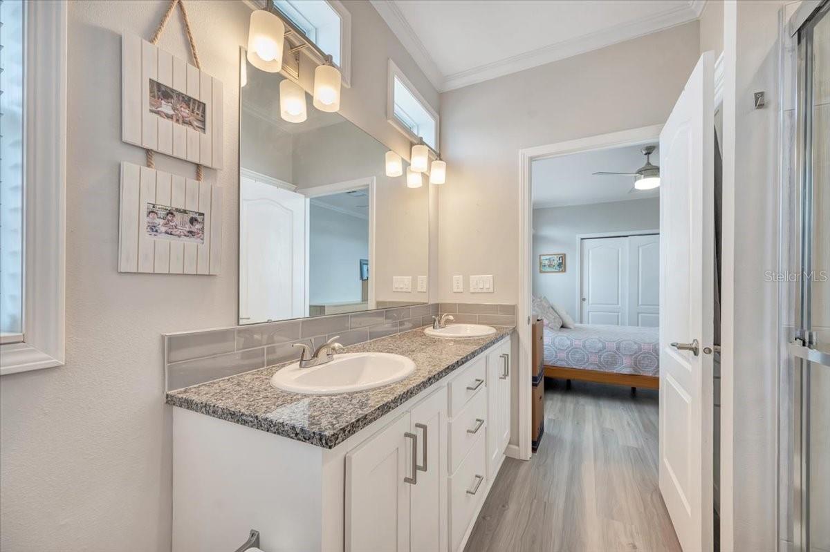 SADDLEBAG LAKE - Residential