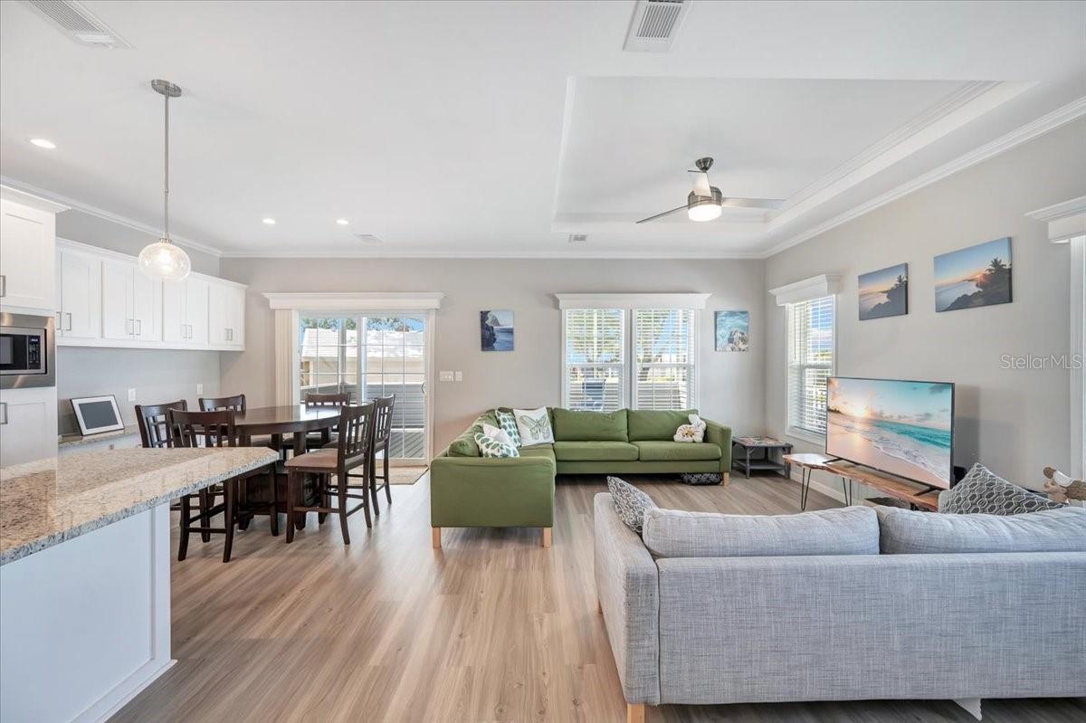 SADDLEBAG LAKE - Residential
