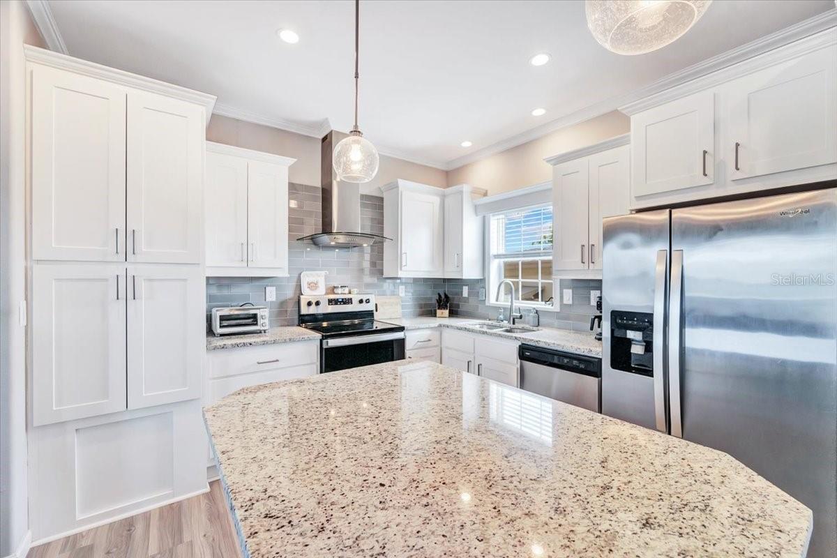 SADDLEBAG LAKE - Residential