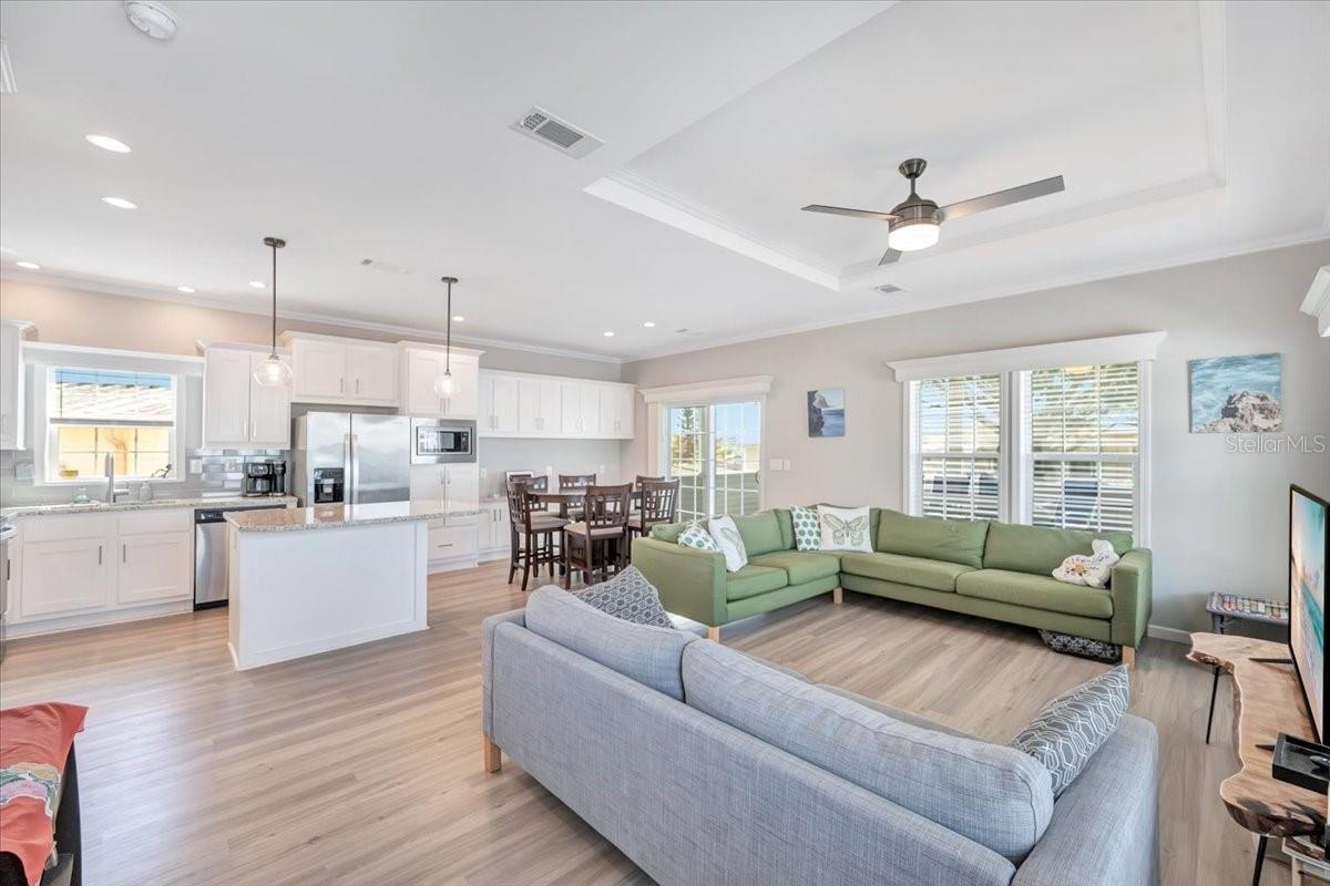 SADDLEBAG LAKE - Residential