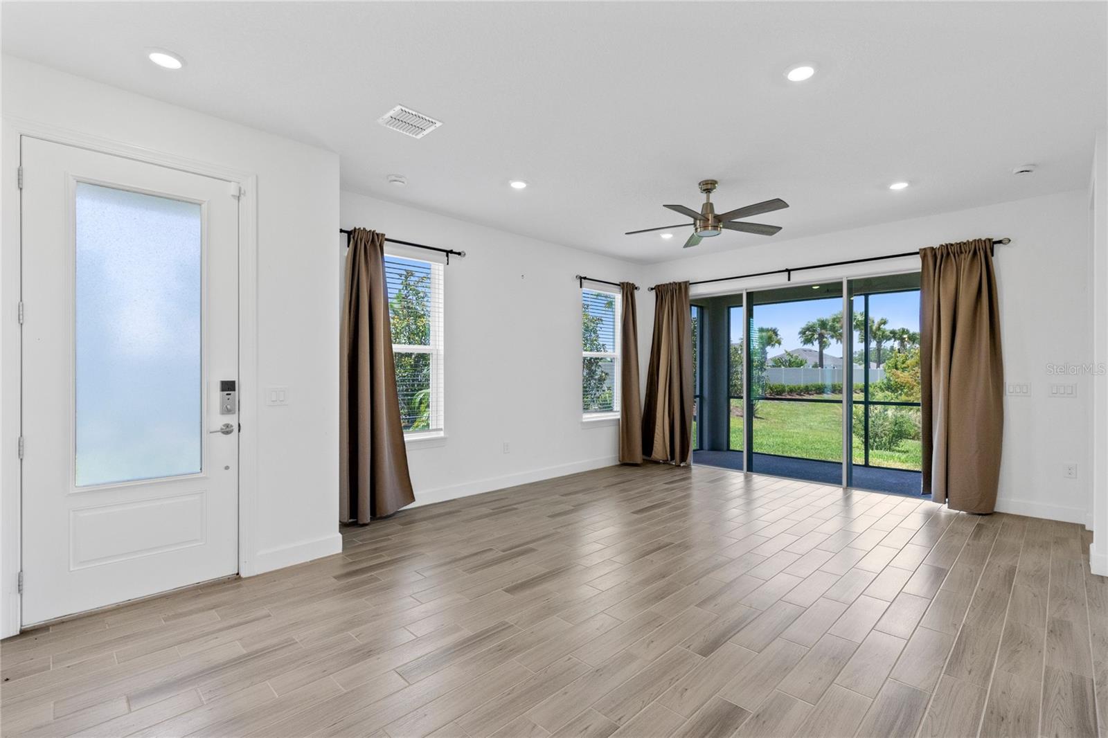 ESPLANADE AT CENTER LAKE RANCH - Residential