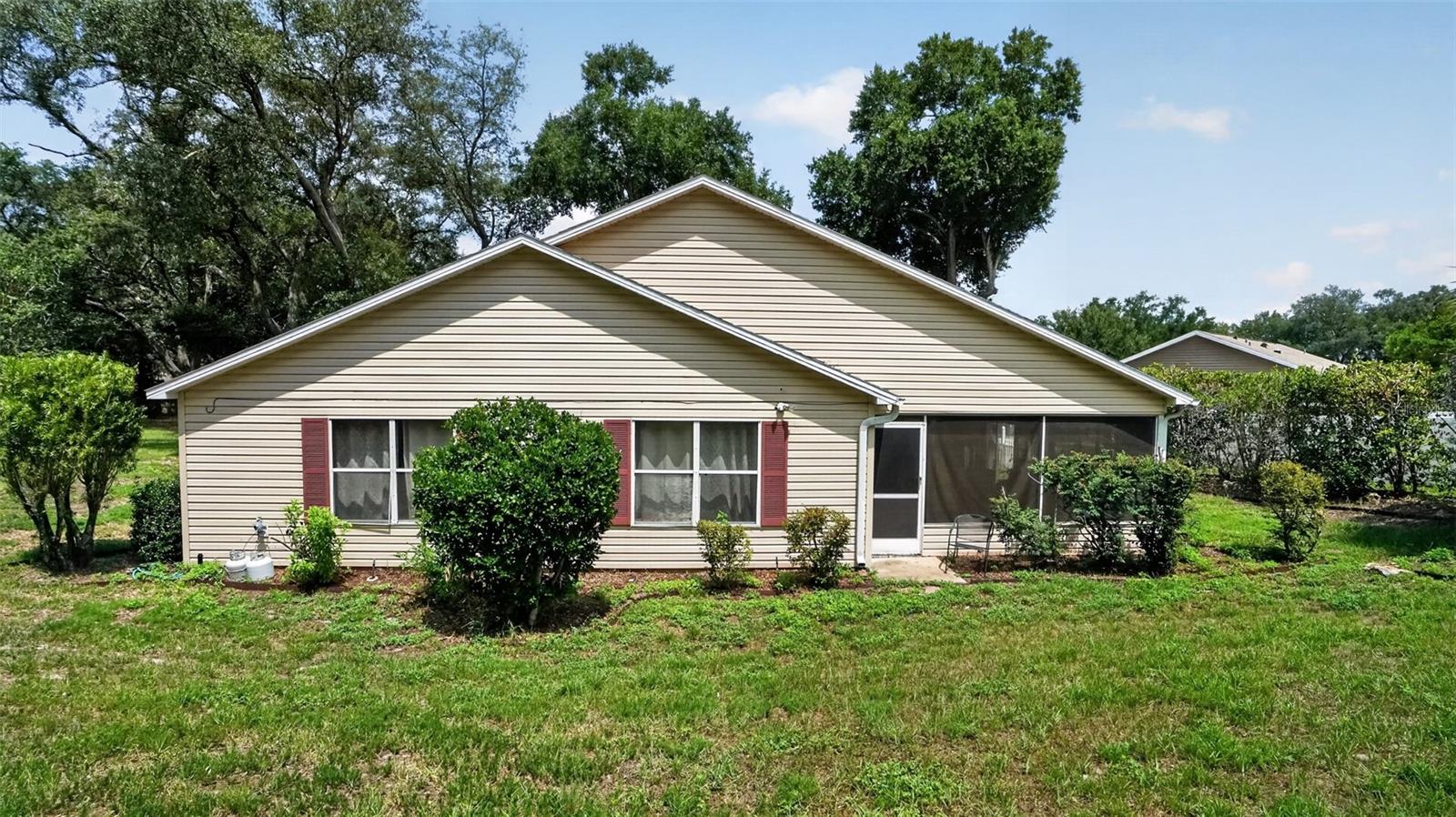 LADY LAKE OAK MEADOWS SUB - Residential