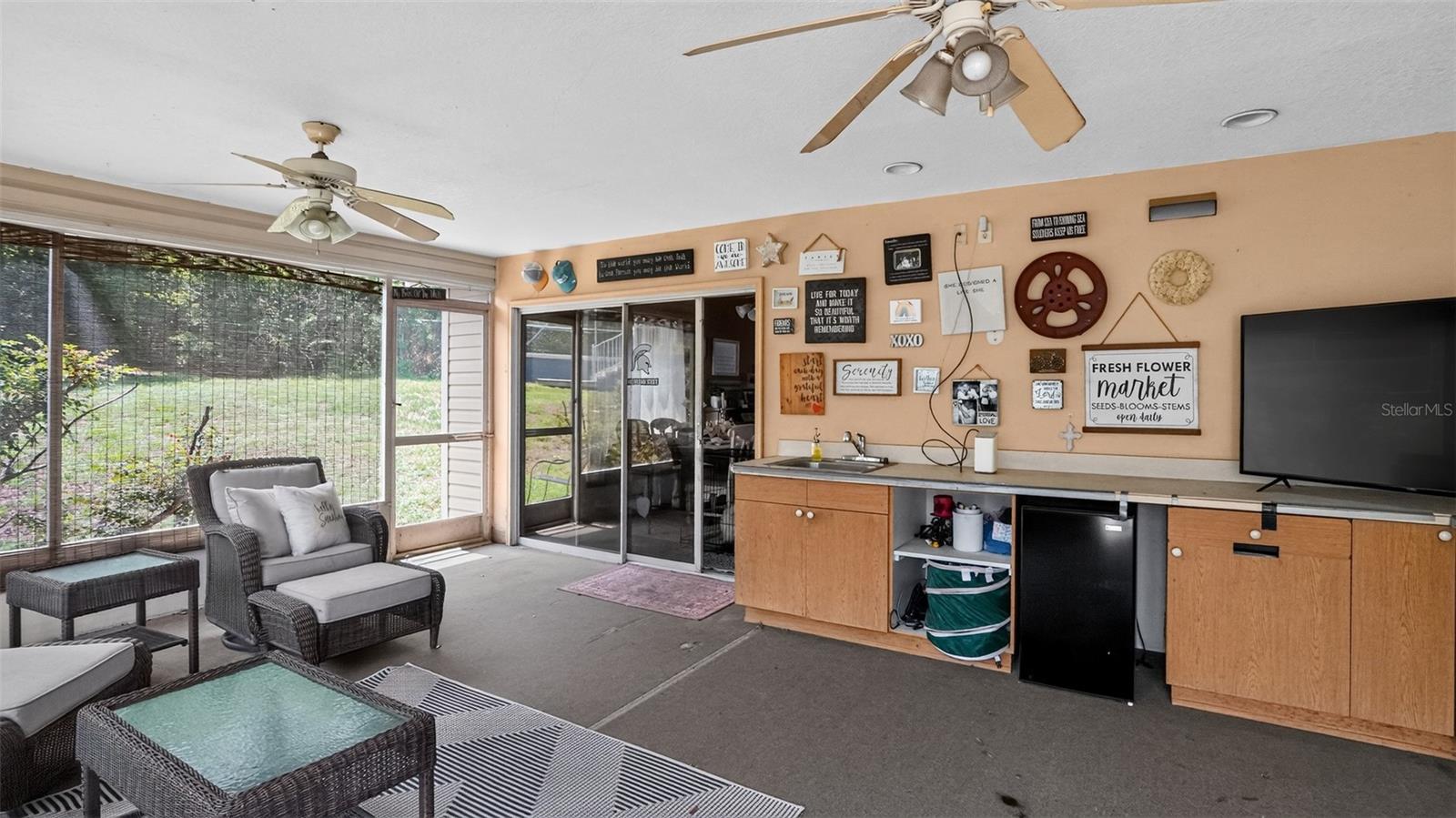 LADY LAKE OAK MEADOWS SUB - Residential