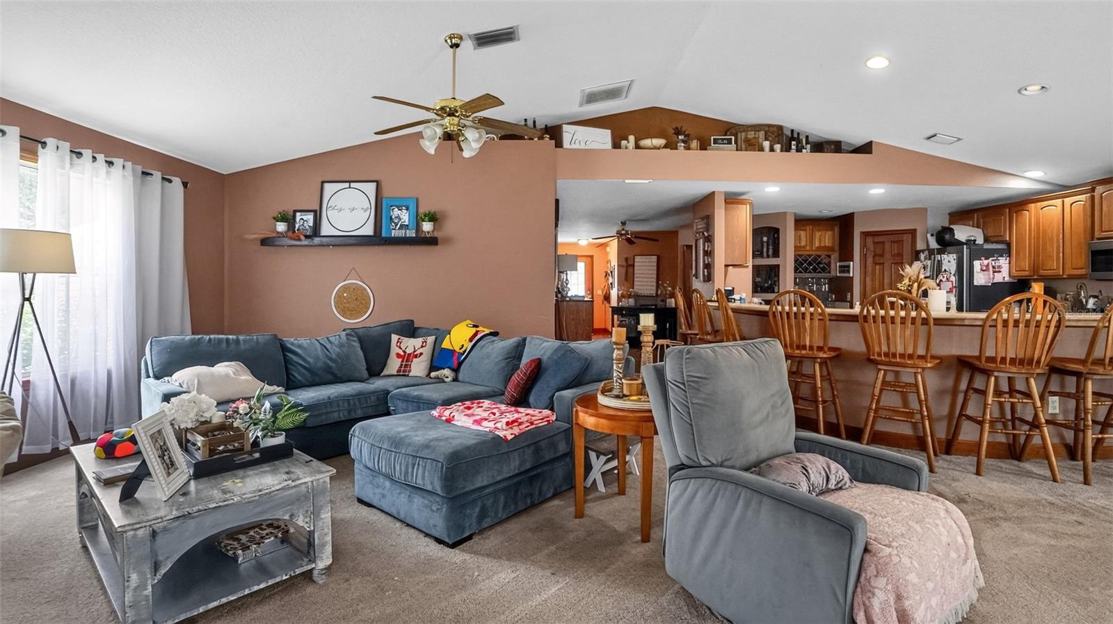 LADY LAKE OAK MEADOWS SUB - Residential