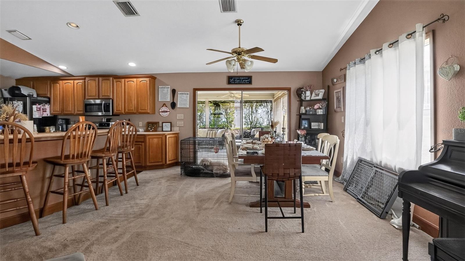 LADY LAKE OAK MEADOWS SUB - Residential