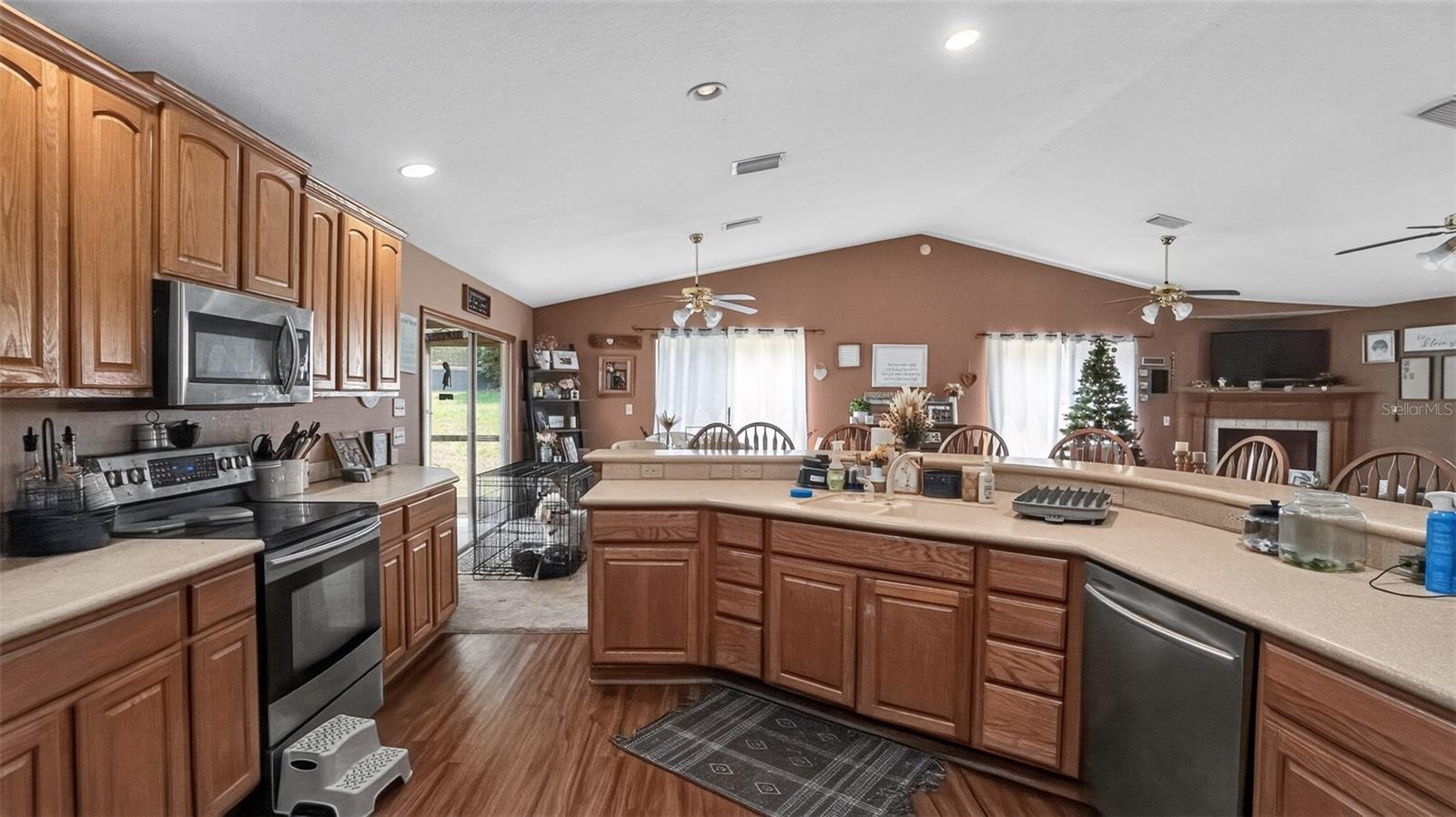 LADY LAKE OAK MEADOWS SUB - Residential