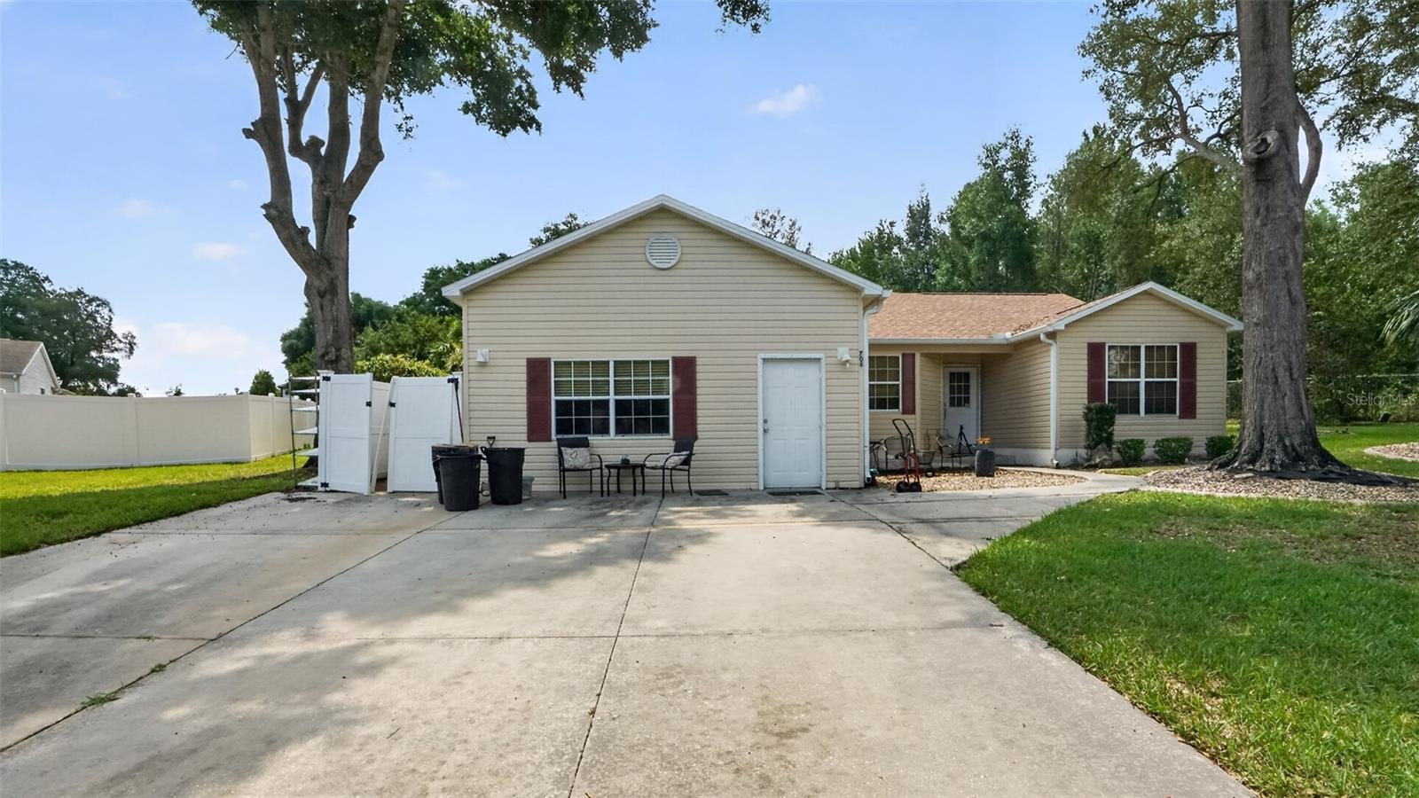 LADY LAKE OAK MEADOWS SUB - Residential