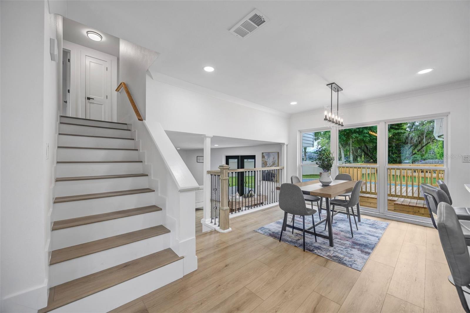 GROVE SHORE - Residential