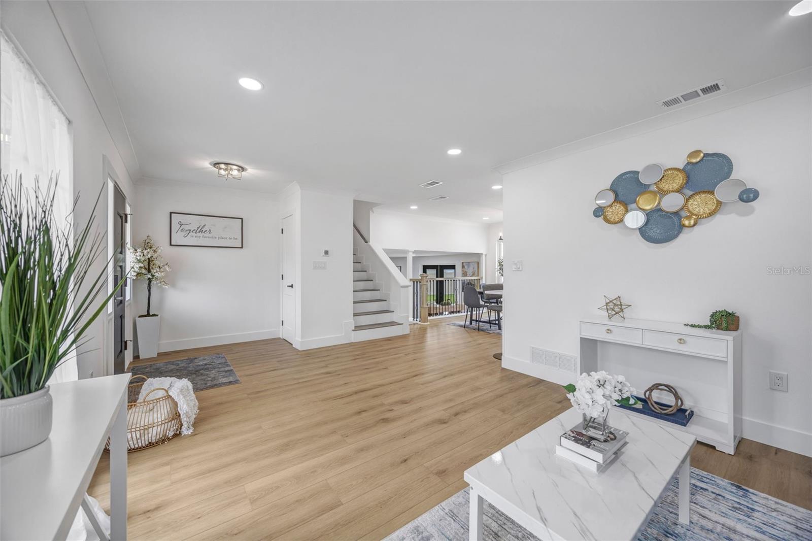 GROVE SHORE - Residential
