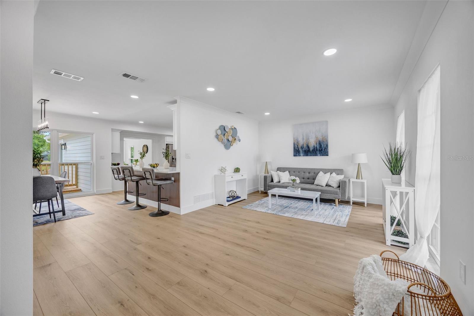 GROVE SHORE - Residential