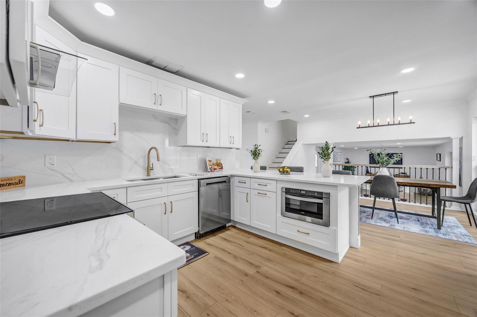 GROVE SHORE - Residential