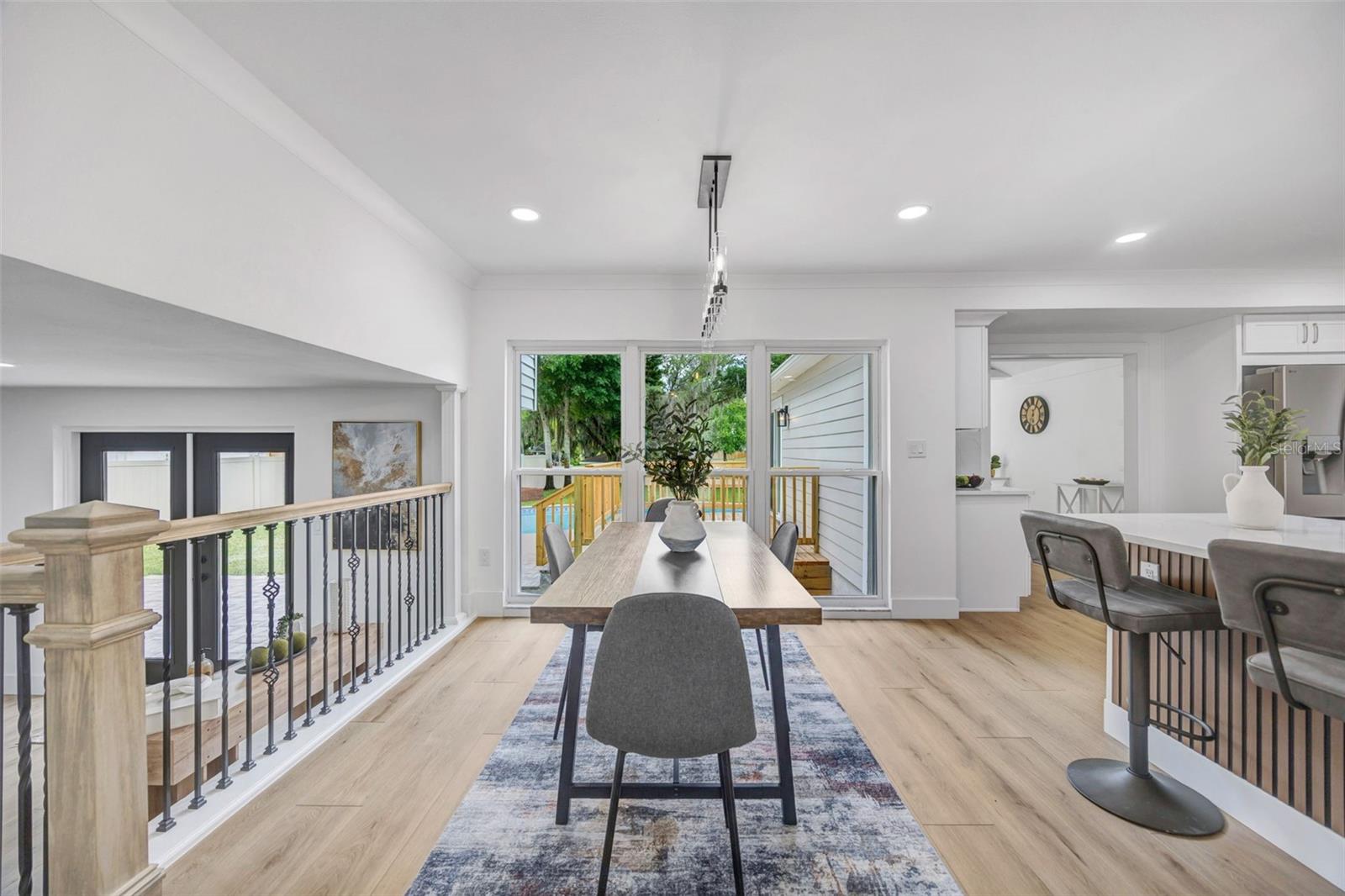 GROVE SHORE - Residential