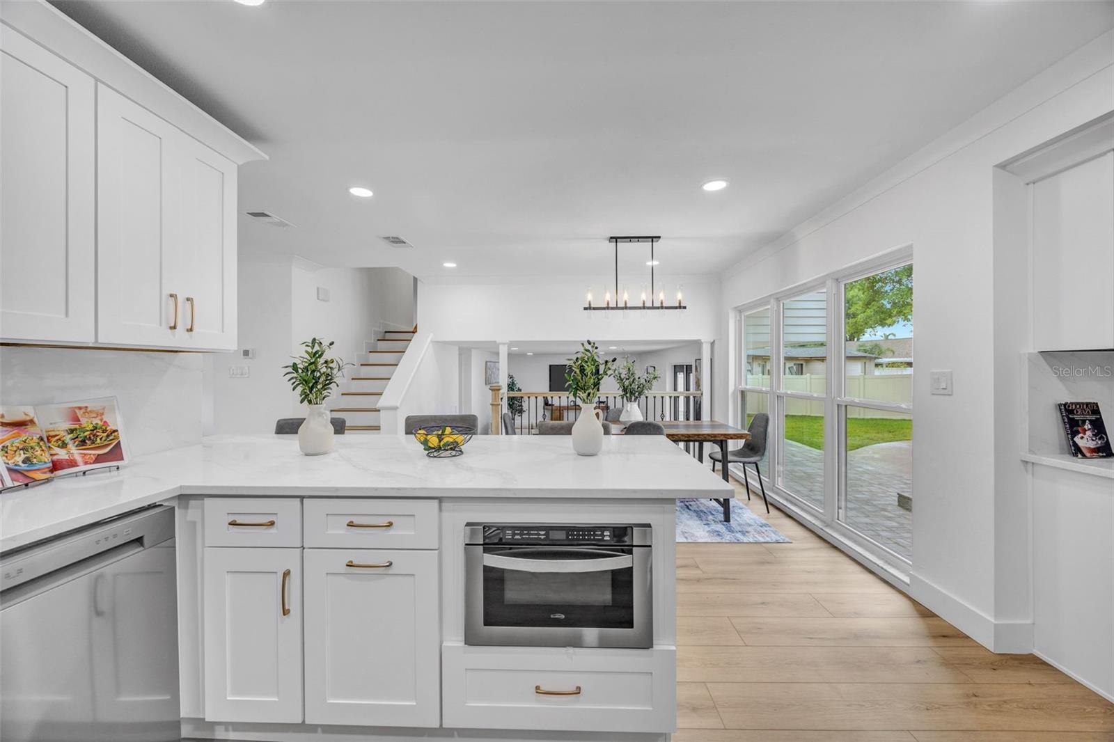 GROVE SHORE - Residential
