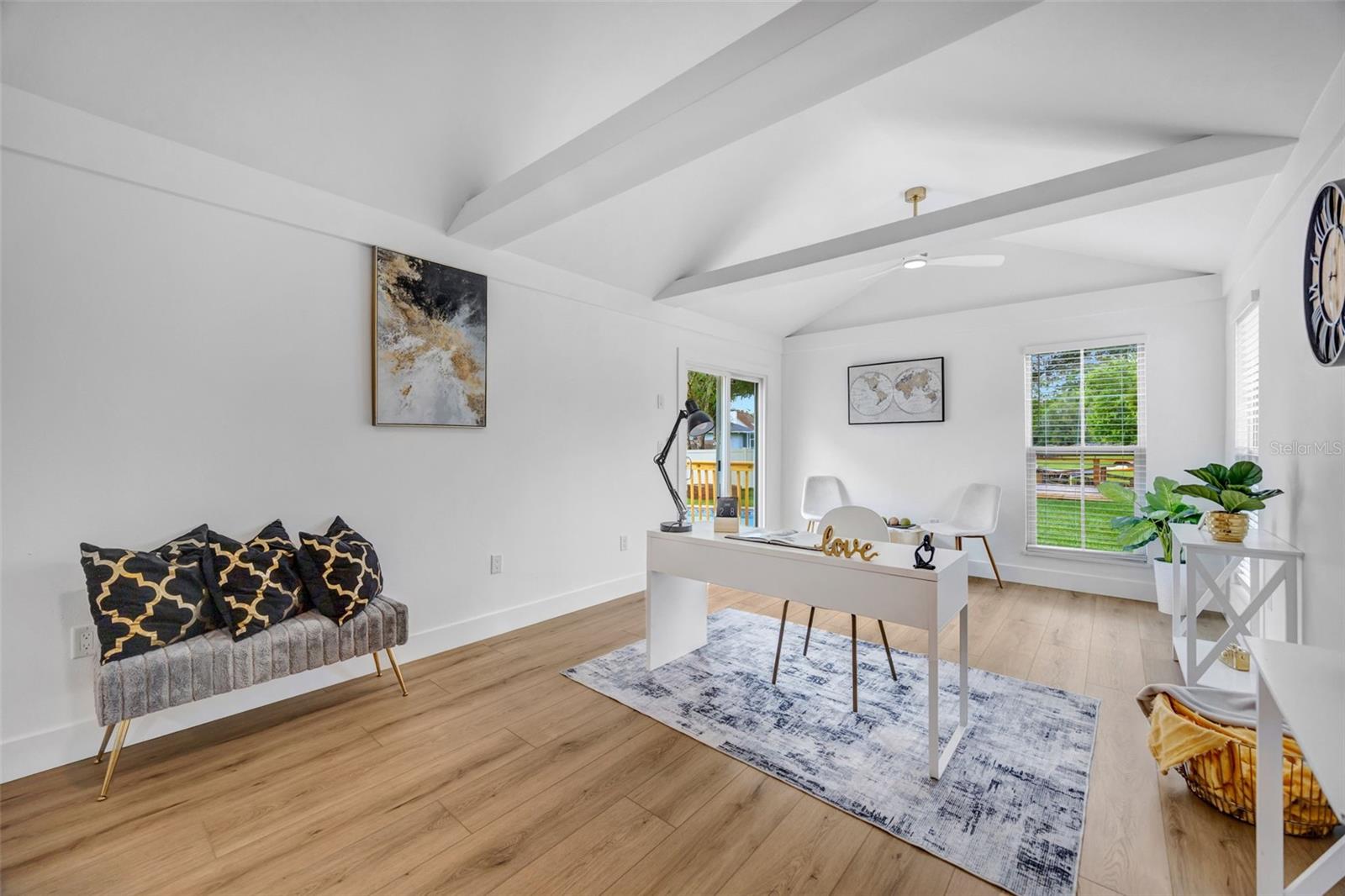 GROVE SHORE - Residential