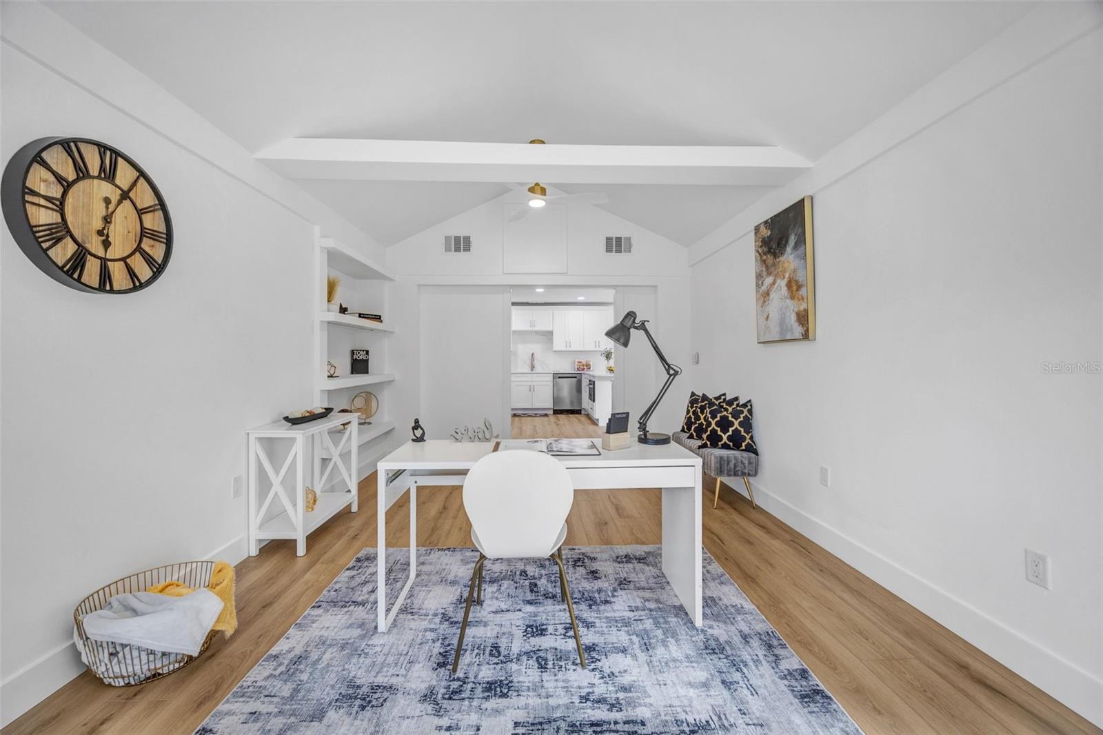GROVE SHORE - Residential