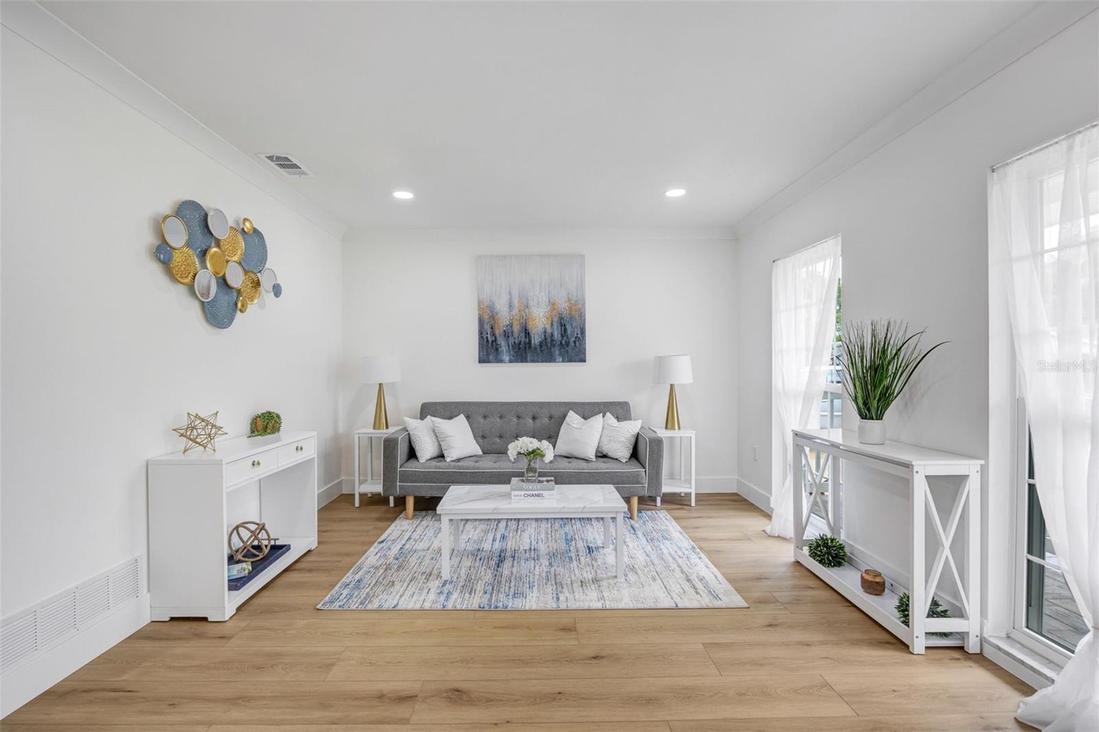 GROVE SHORE - Residential