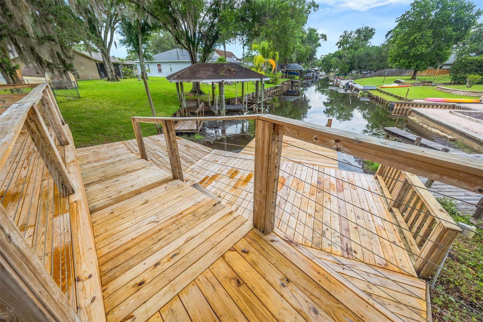 GROVE SHORE - Residential