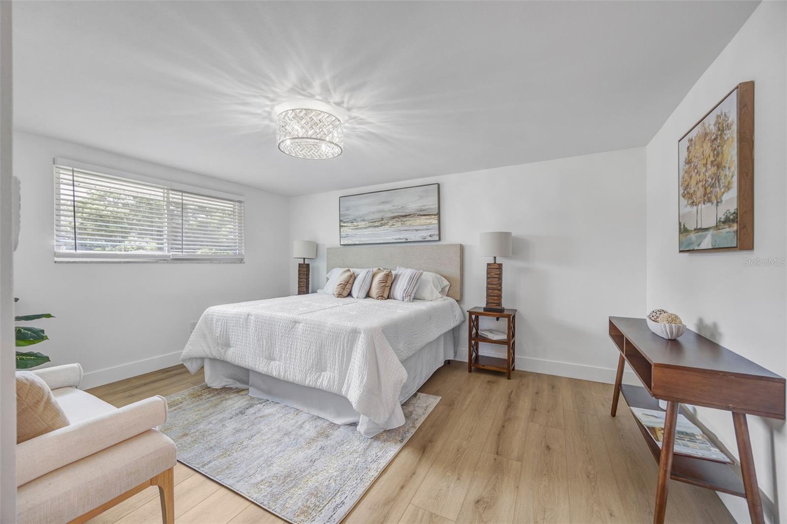 GROVE SHORE - Residential