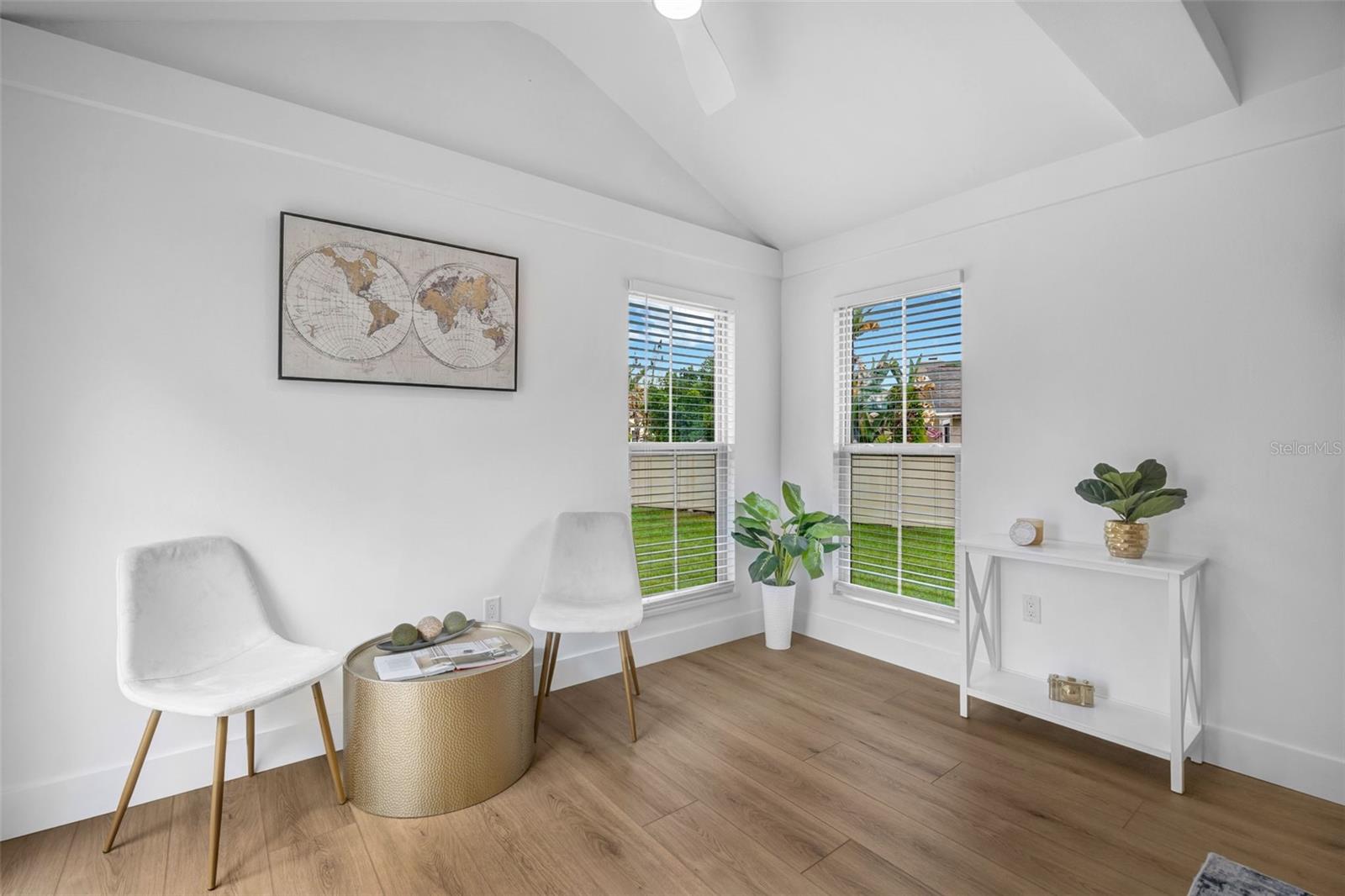 GROVE SHORE - Residential