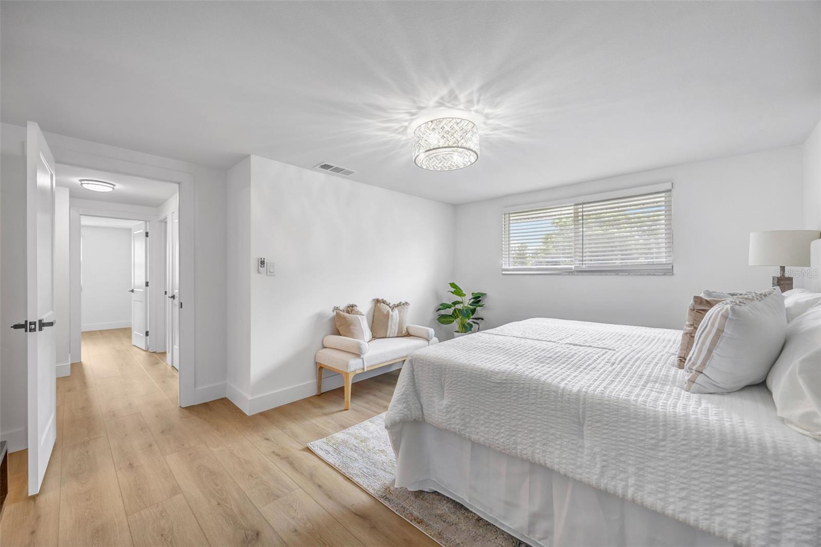 GROVE SHORE - Residential