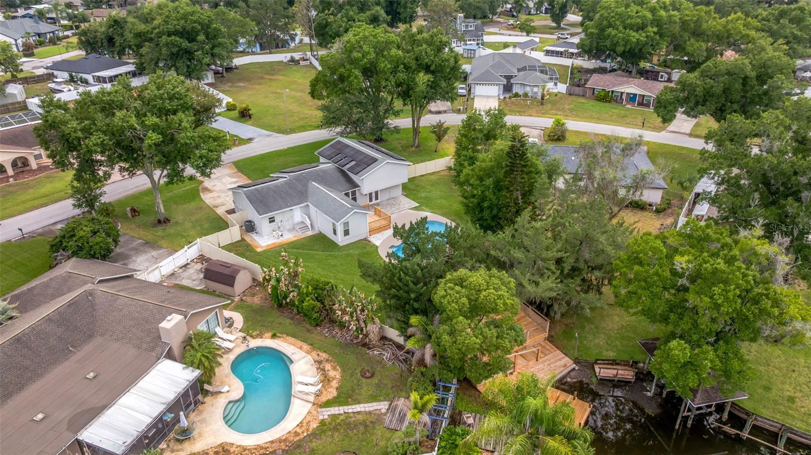 GROVE SHORE - Residential