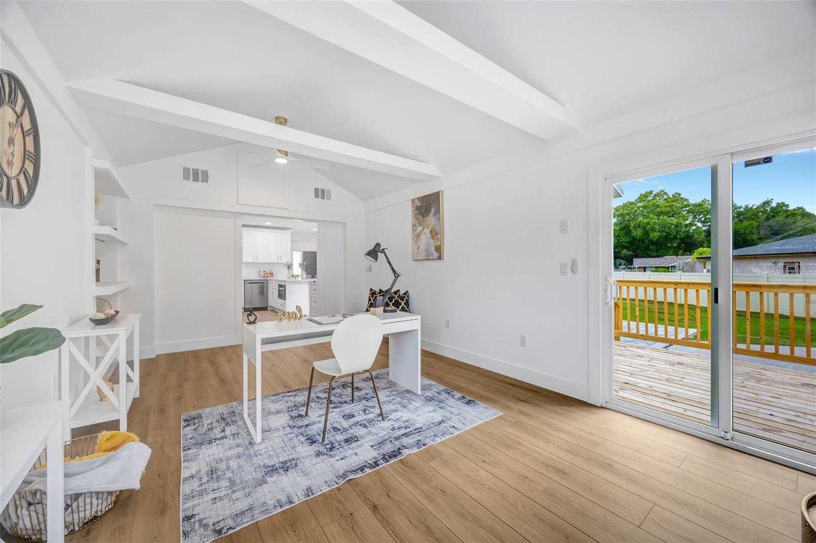 GROVE SHORE - Residential