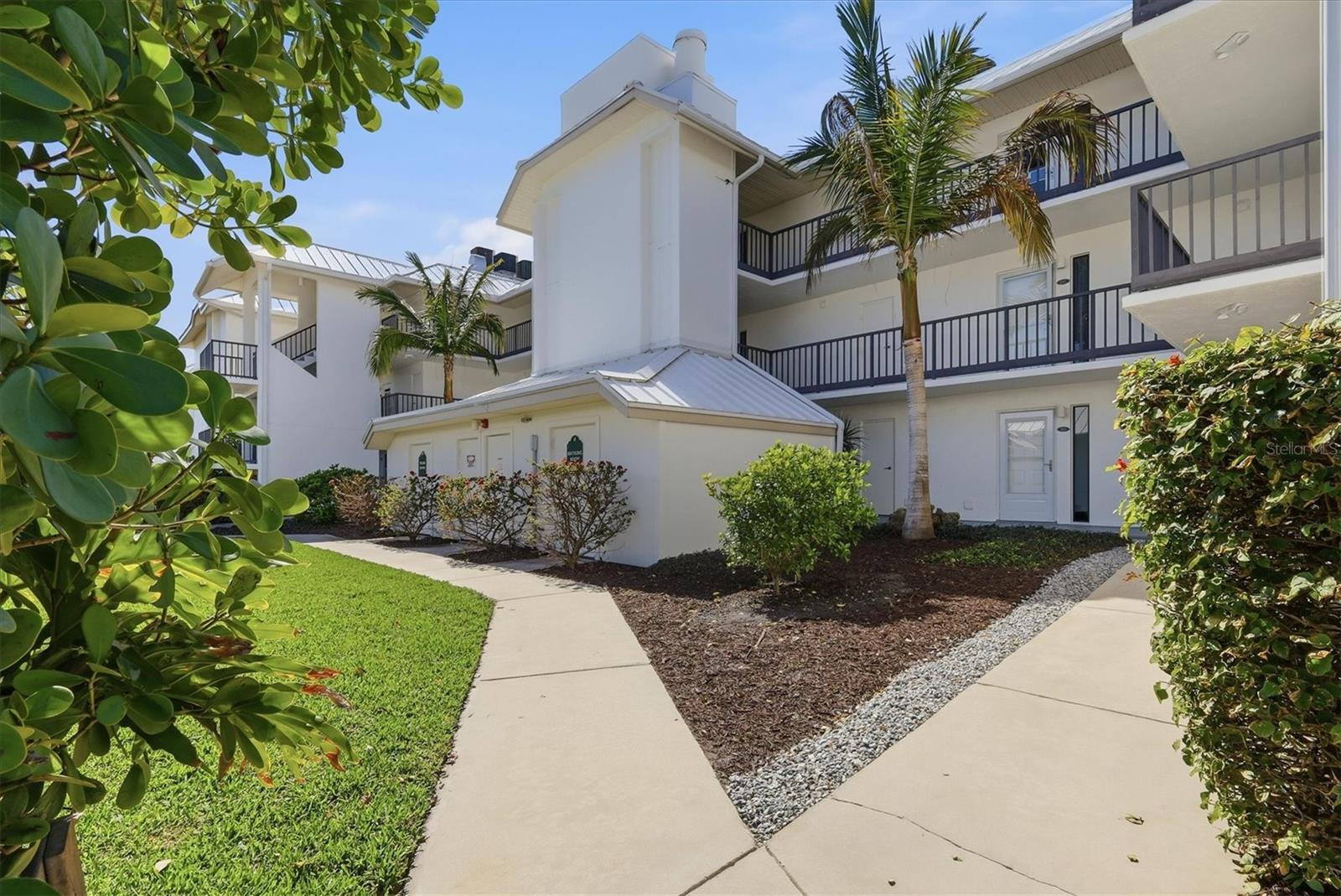 BEACH CHALET BLD G - Residential
