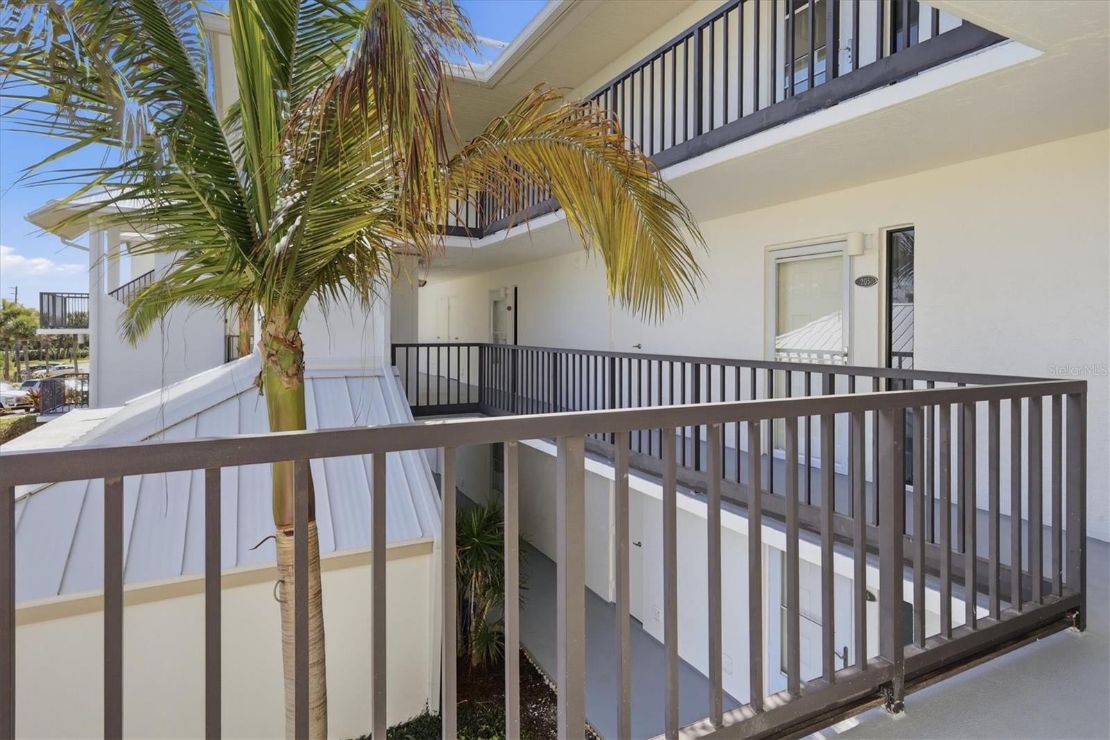 BEACH CHALET BLD G - Residential