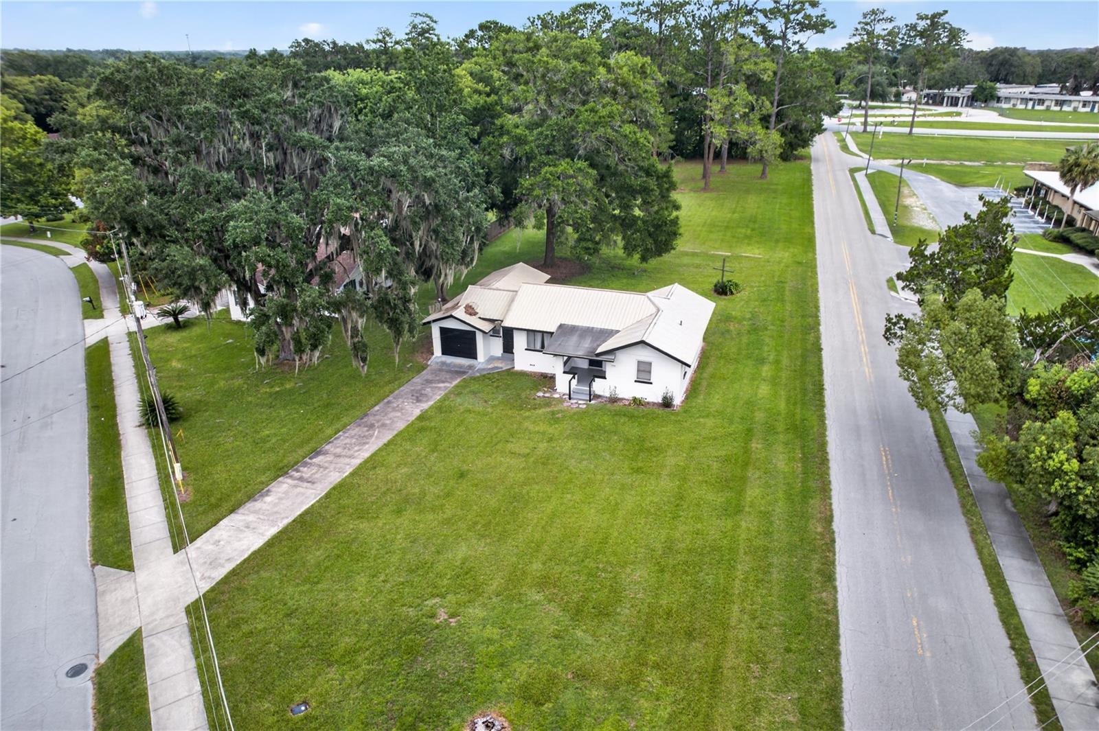 TOWN/BELLEVIEW - Residential