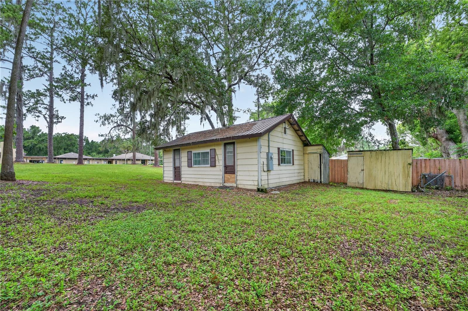 TOWN/BELLEVIEW - Residential