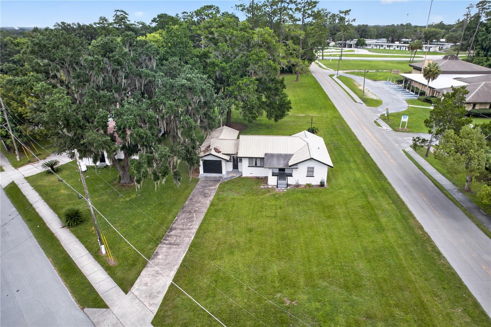 TOWN/BELLEVIEW - Residential